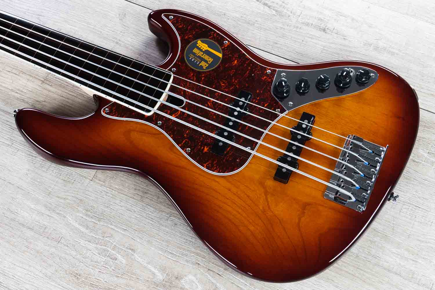 Sire Marcus Miller V7 5String 2nd Gen Bass, Alder Body, Fretless, TS, Tobacco Sunburst
