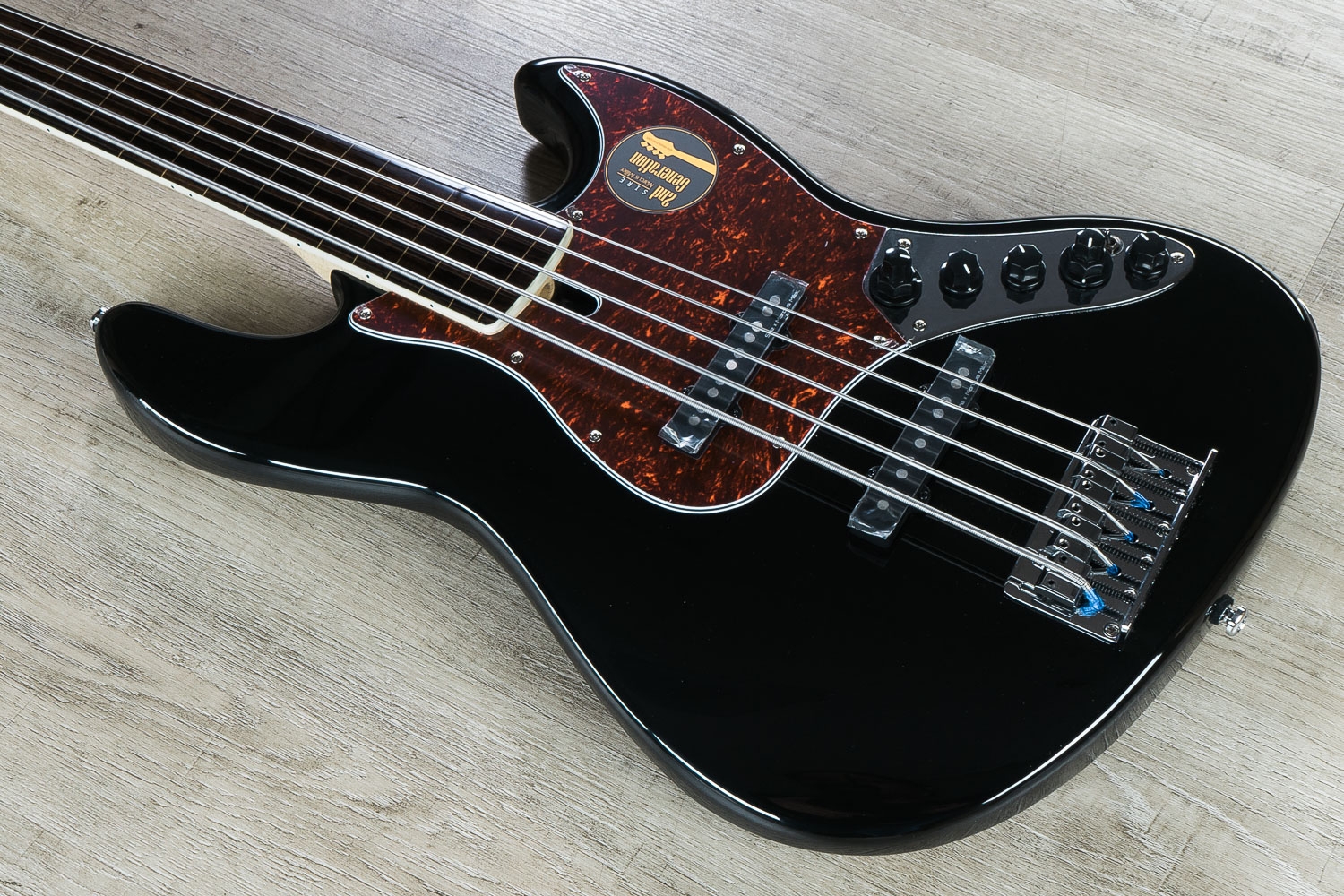 Sire Marcus Miller V7 5String 2nd Gen Bass, Alder Body, Fretless, BK, Black w/ Bag