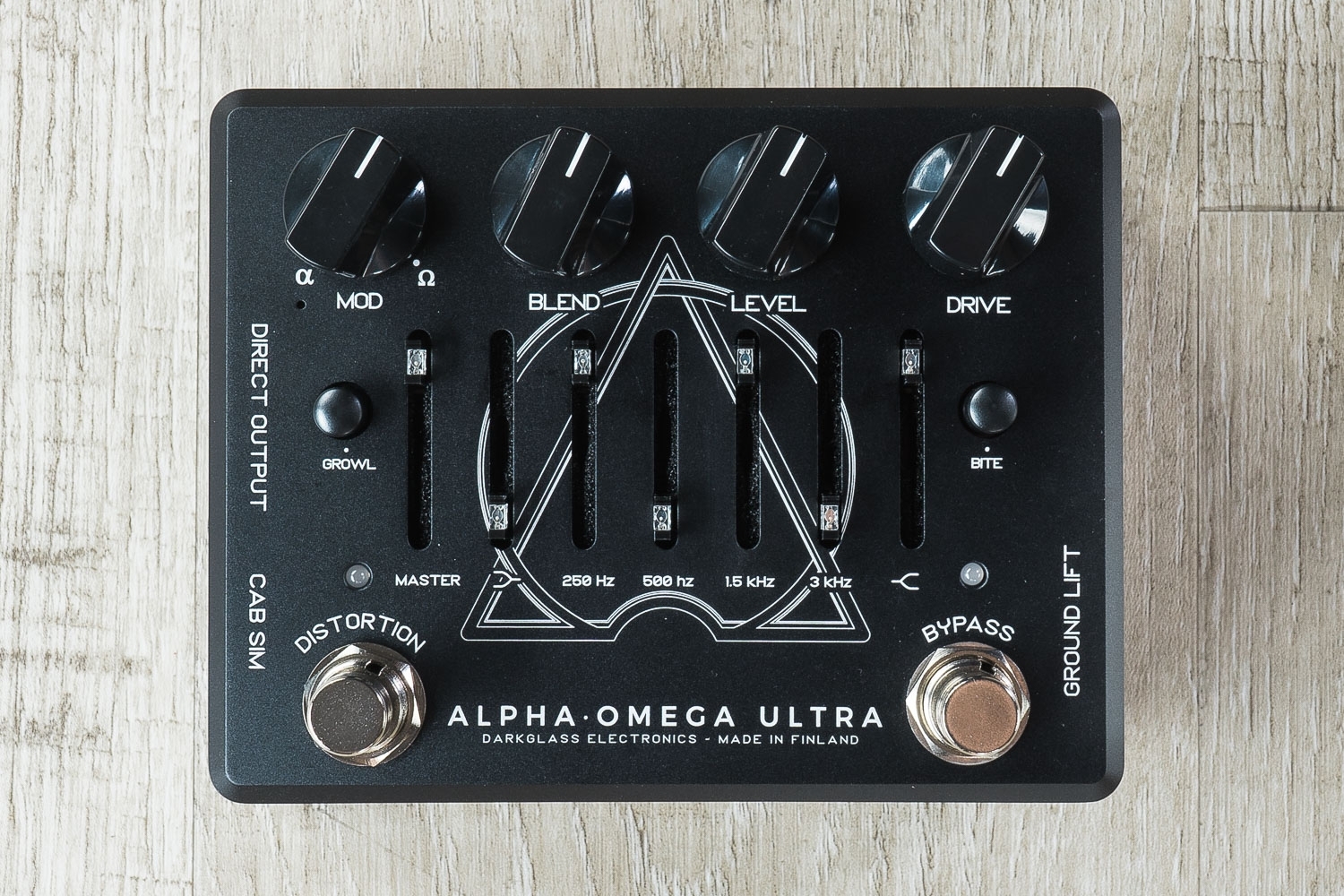 Darkglass Electronics Alpha Omega Ultra Dual Bass Preamp / OD Guitar  Effects Pedal, Limited Edition Black