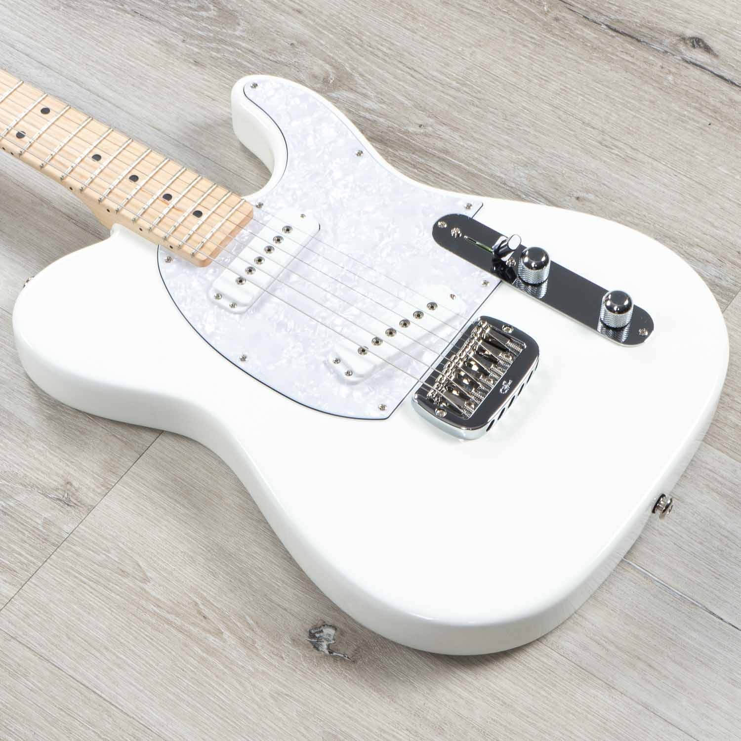 G&L USA ASAT Special Guitar, MAple NEck and Fretboard, Alpine White
