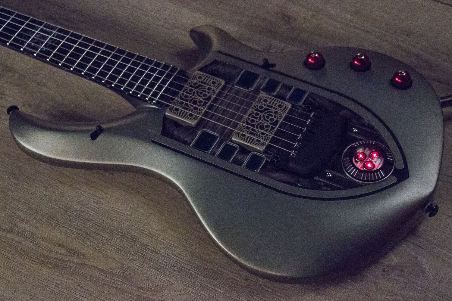 afstand Modtager Stejl Ernie Ball Music Man John Petrucci Majesty NOMAC 6-String Electric Guitar,  Ebony Fingerboard, Hard Case - Custom NOMAC Timeworn Silver