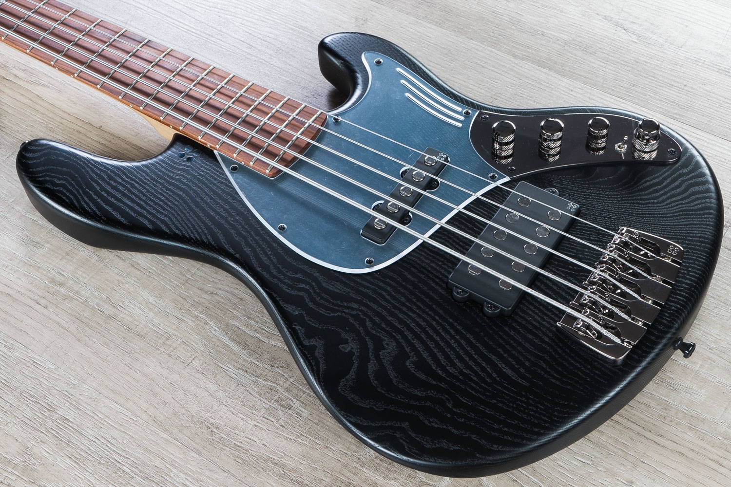 Sandberg California Grand Dark 5 String Bass Matte Black Darkglass 3 Band Preamp
