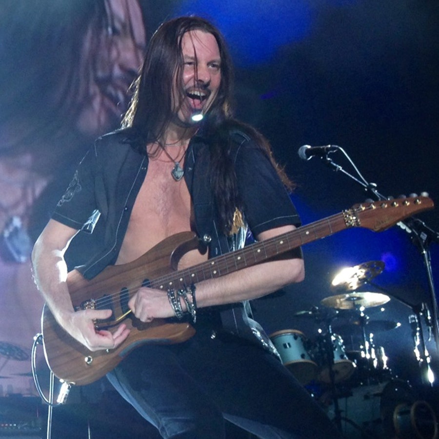 Reb Beach Performing